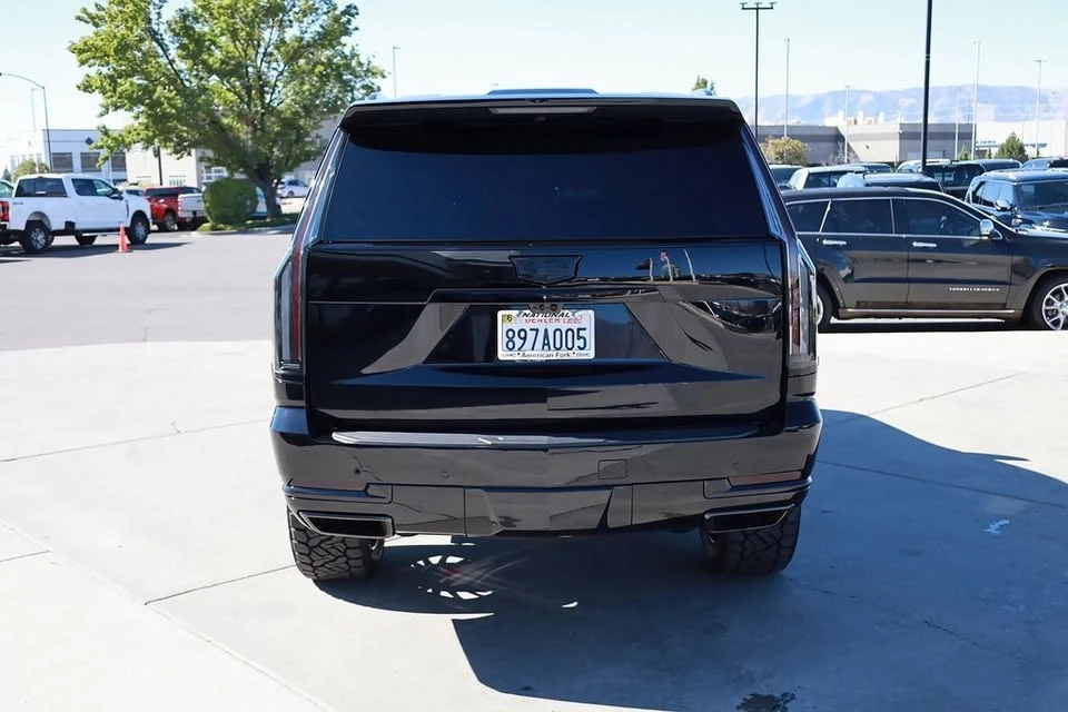2025 Cadillac Escalade 5th Gen - Image 4 of 19