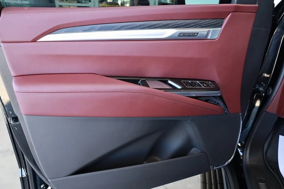 2025 Cadillac Escalade 5th Gen - Image 9 of 19