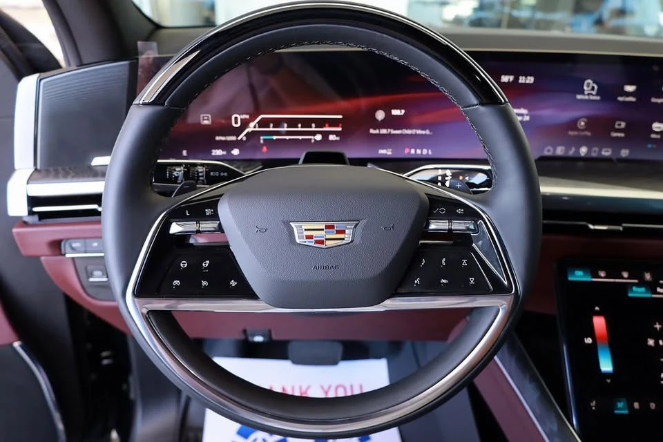 2025 Cadillac Escalade 5th Gen - Image 12 of 19