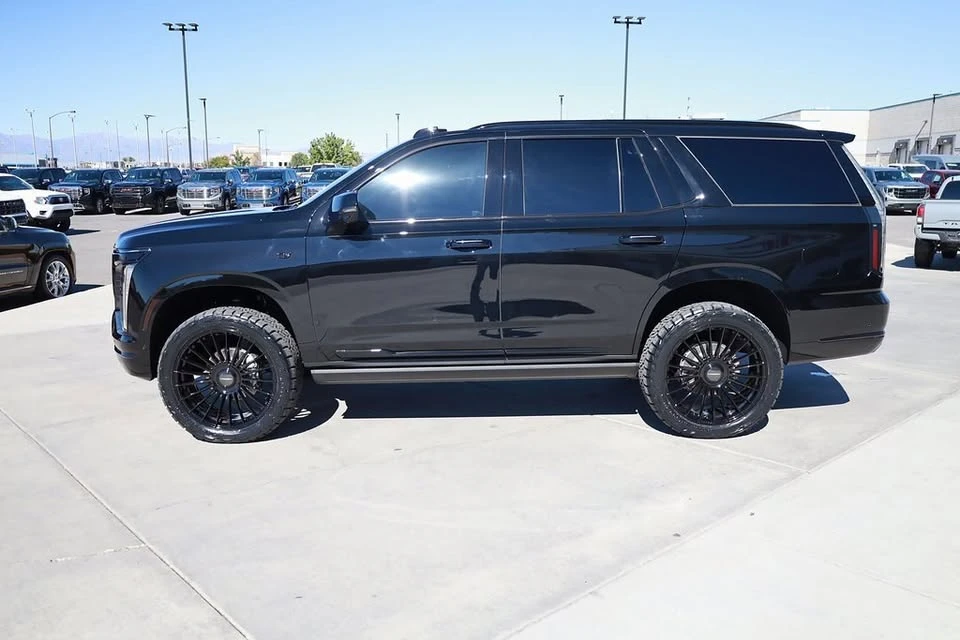 2025 Cadillac Escalade 5th Gen - Image 2 of 19