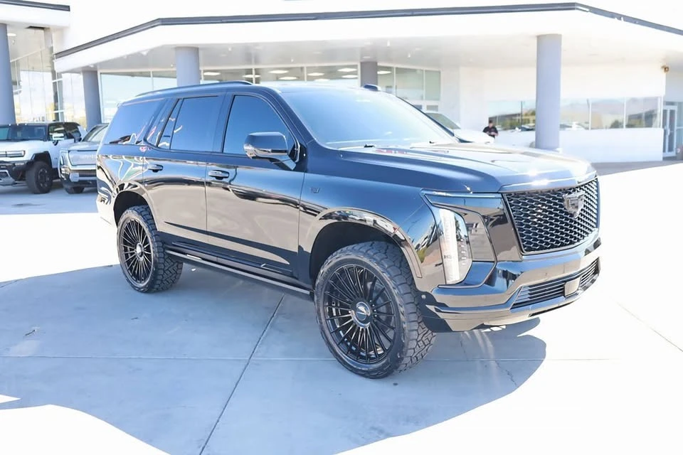 2025 Cadillac Escalade 5th Gen - Image 7 of 19