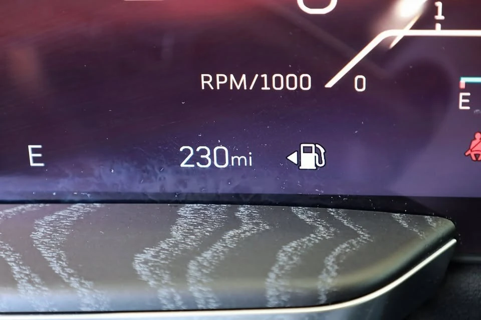 2025 Cadillac Escalade 5th Gen - Image 13 of 19