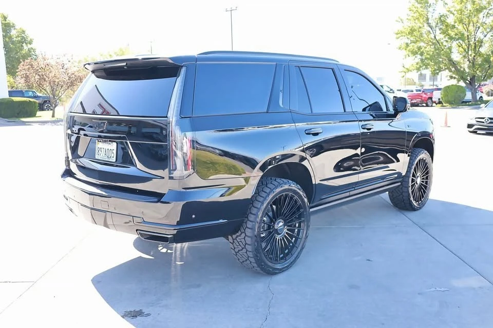 2025 Cadillac Escalade 5th Gen - Image 5 of 19