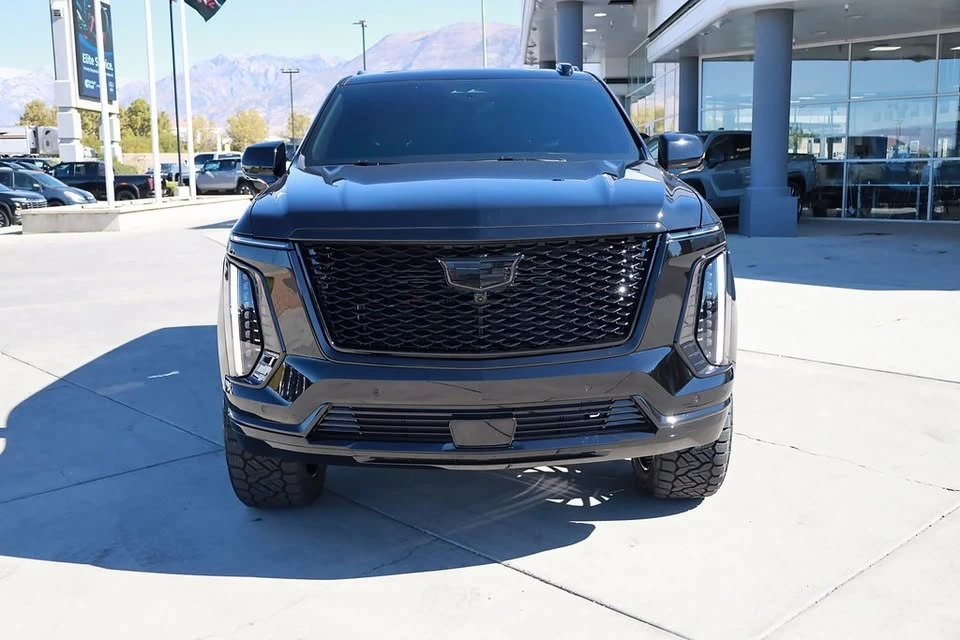 2025 Cadillac Escalade 5th Gen - Image 8 of 19