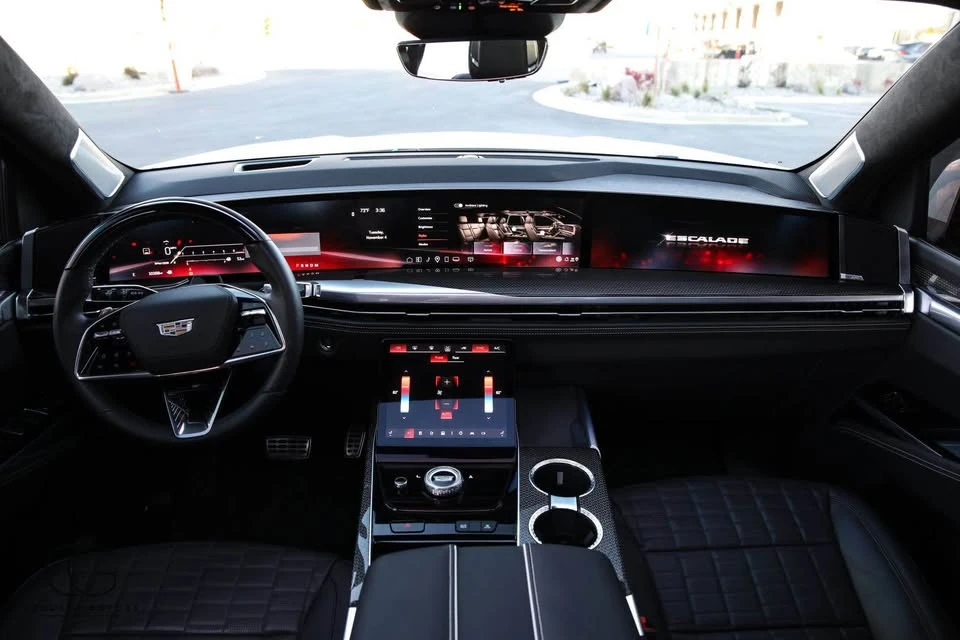 2025 Cadillac Escalade-V 5th Gen - Image 13 of 15