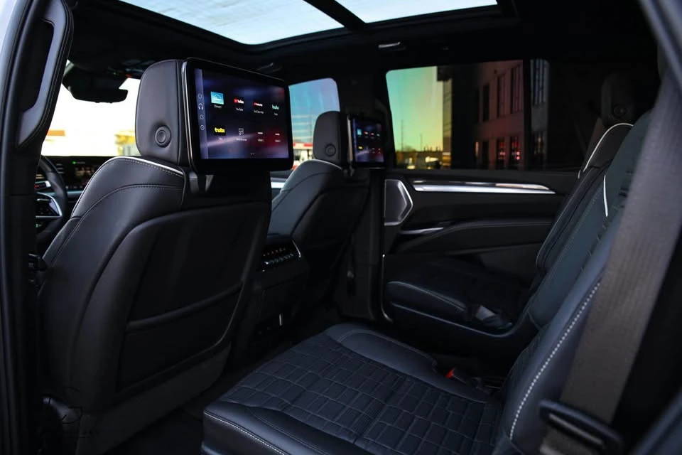 2025 Cadillac Escalade-V 5th Gen - Image 11 of 15