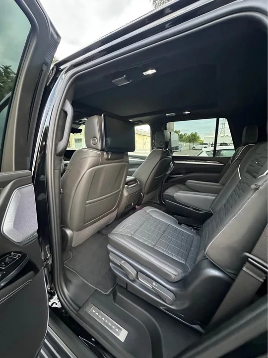 2025 Cadillac Escalade-V 5th Gen - Image 8 of 11
