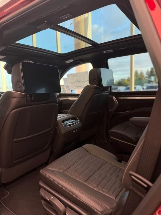 2025 Cadillac Escalade-V 5th Gen - Image 8 of 12