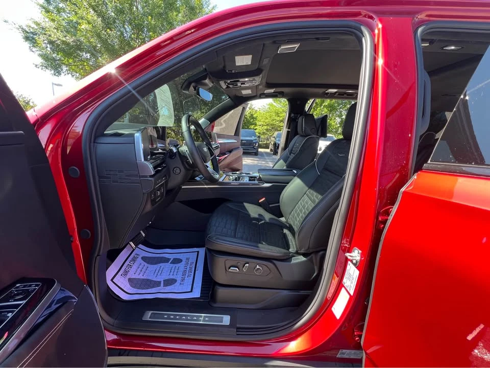 2025 Cadillac Escalade-V 5th Gen - Image 10 of 20