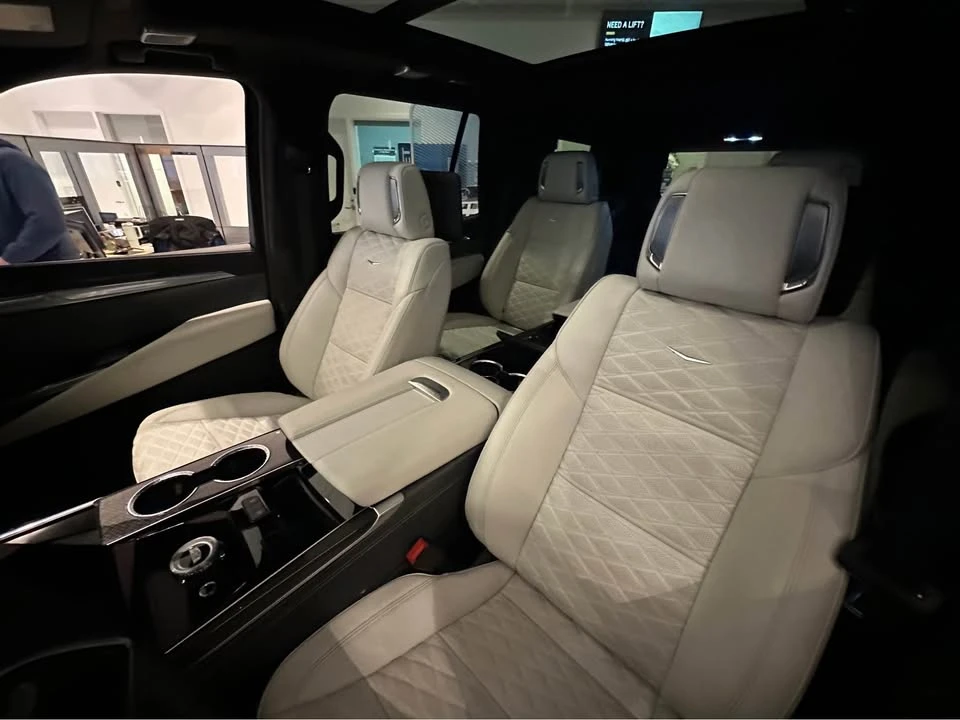 2025 Cadillac Escalade-V 5th Gen - Image 7 of 14