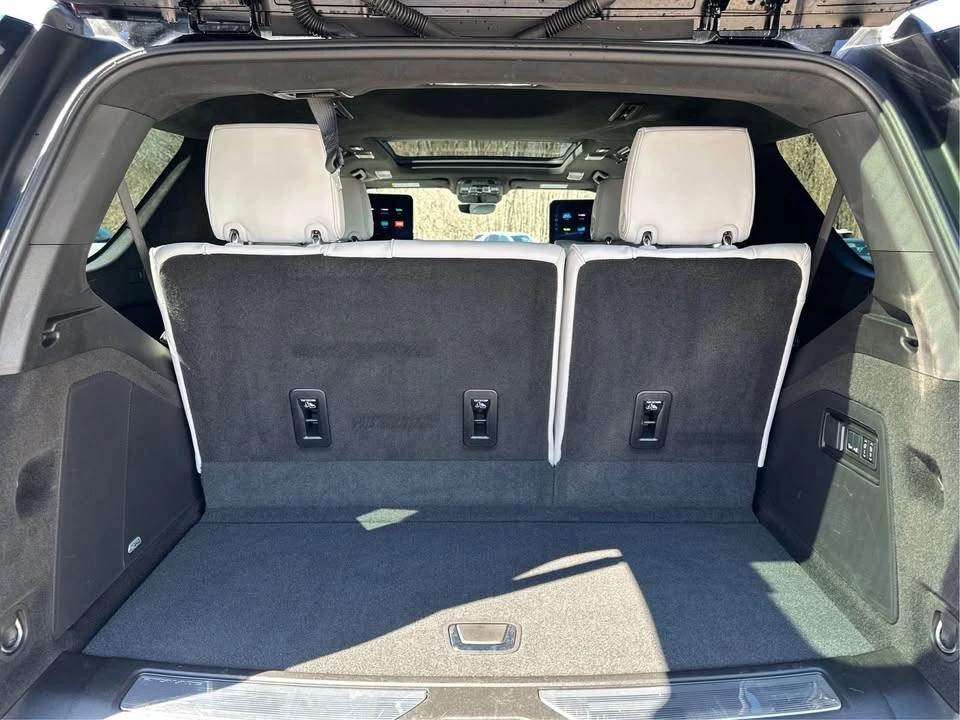 2025 Cadillac Escalade-V 5th Gen - Image 13 of 20