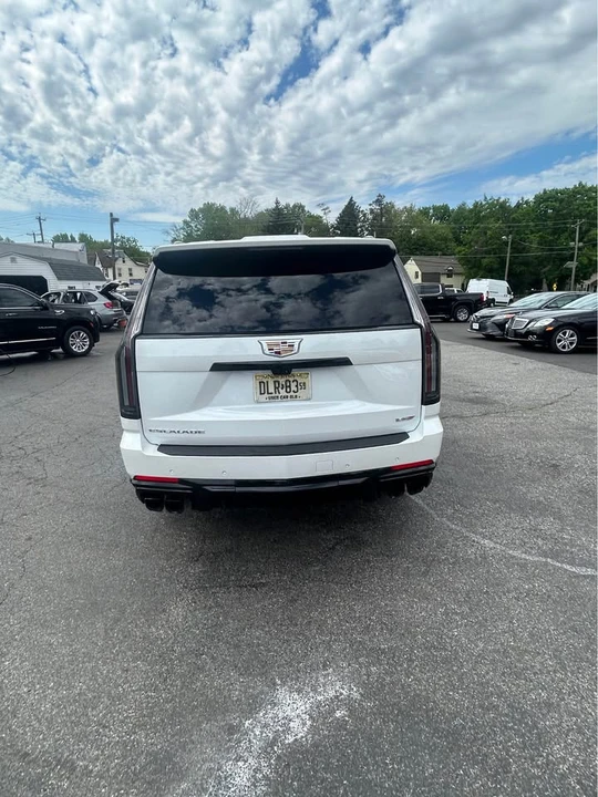 2025 Cadillac Escalade 5th Gen - Image 5 of 17
