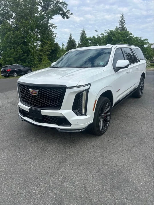 2025 Cadillac Escalade 5th Gen - Image 2 of 17