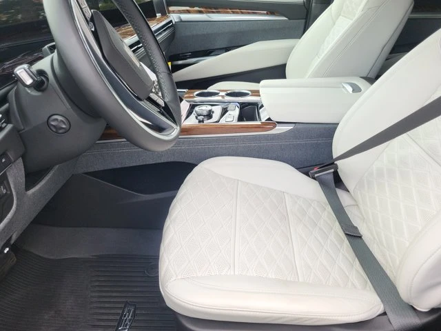 2025 Cadillac Escalade 5th Gen - Image 8 of 20