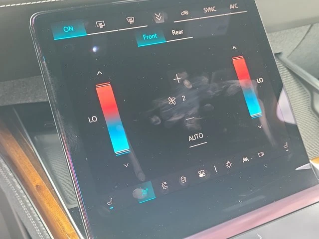2025 Cadillac Escalade 5th Gen - Image 18 of 20