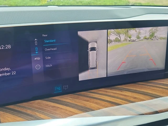 2025 Cadillac Escalade 5th Gen - Image 17 of 20