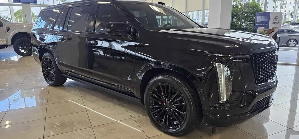 2025 Cadillac Escalade 5th Gen - Image 3 of 7