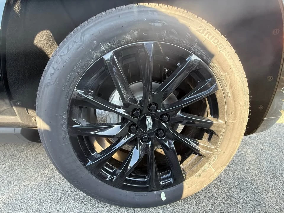 2025 Cadillac Escalade 5th Gen - Image 9 of 12