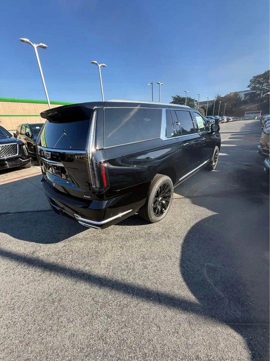 2025 Cadillac Escalade 5th Gen - Image 6 of 12