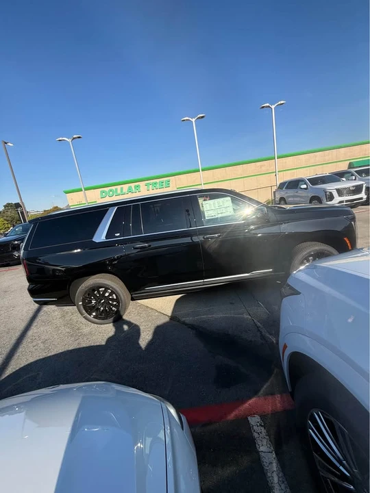 2025 Cadillac Escalade 5th Gen - Image 7 of 12