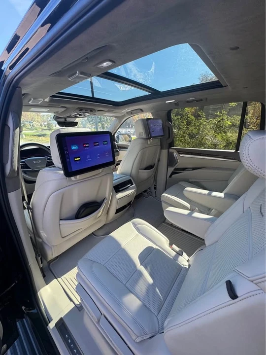 2025 Cadillac Escalade 5th Gen - Image 10 of 14