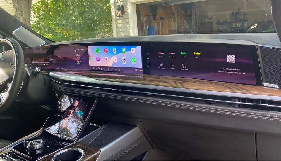 2025 Cadillac Escalade 5th Gen - Image 5 of 17