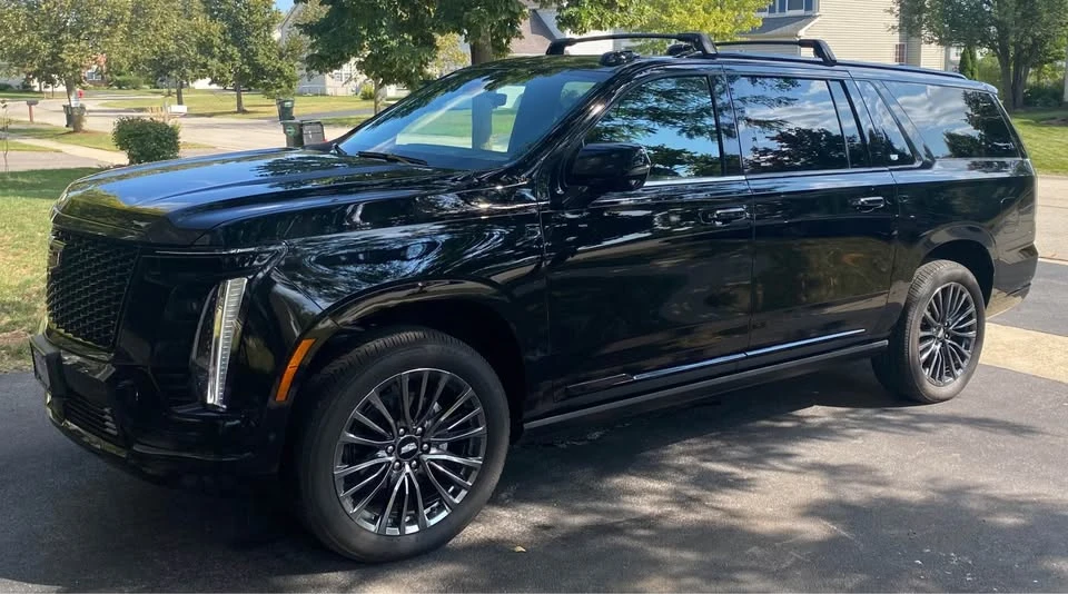 2025 Cadillac Escalade 5th Gen - Image 2 of 17
