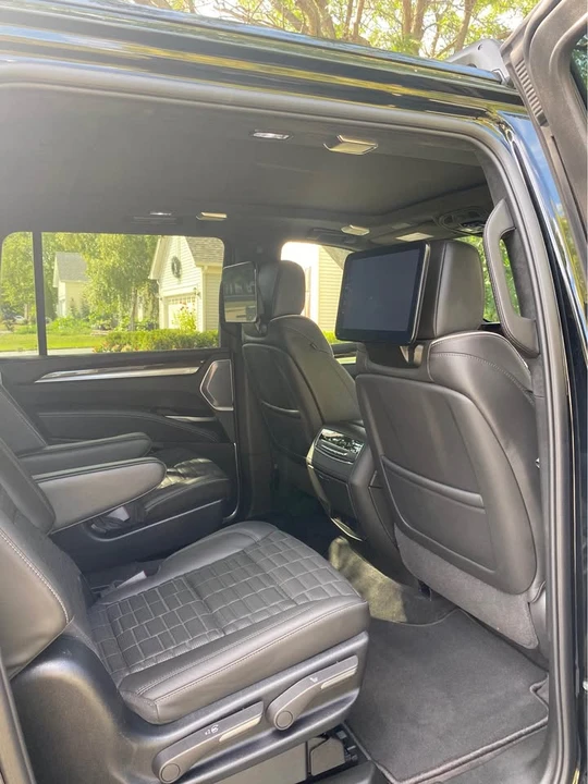 2025 Cadillac Escalade 5th Gen - Image 7 of 17