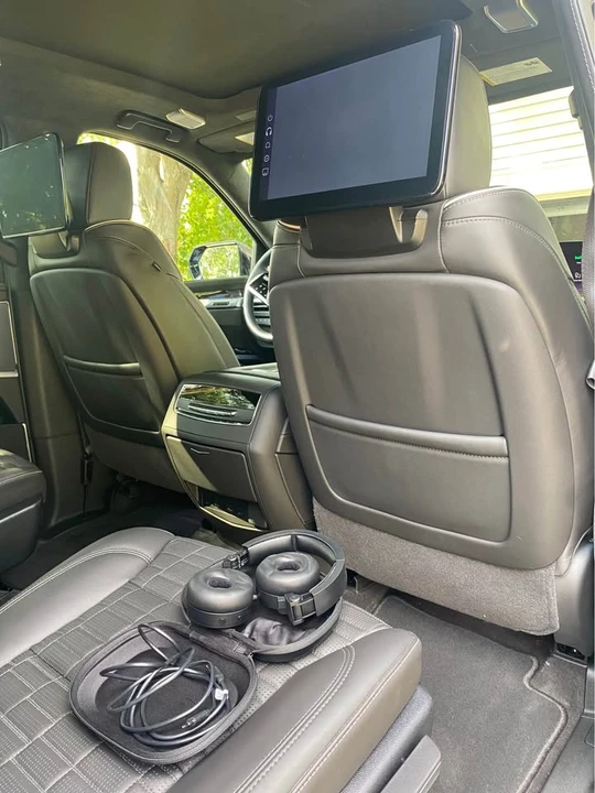 2025 Cadillac Escalade 5th Gen - Image 10 of 17