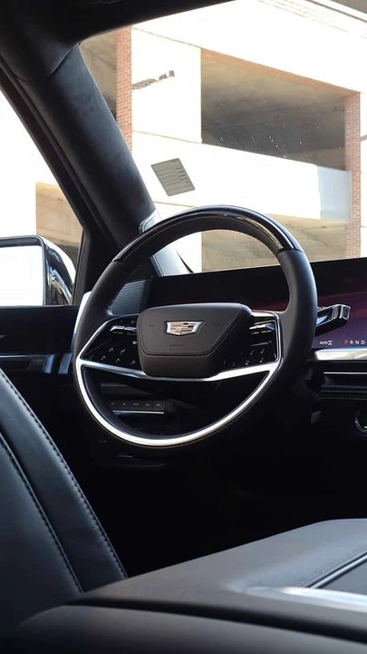2025 Cadillac Escalade 5th Gen - Image 5 of 15