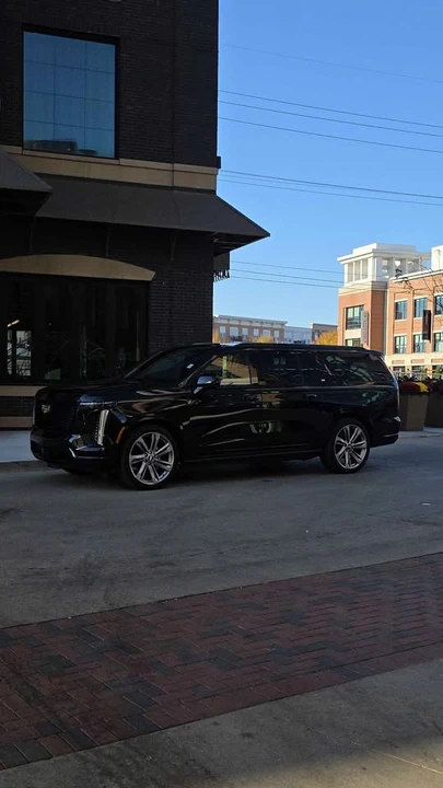 2025 Cadillac Escalade 5th Gen - Image 14 of 15