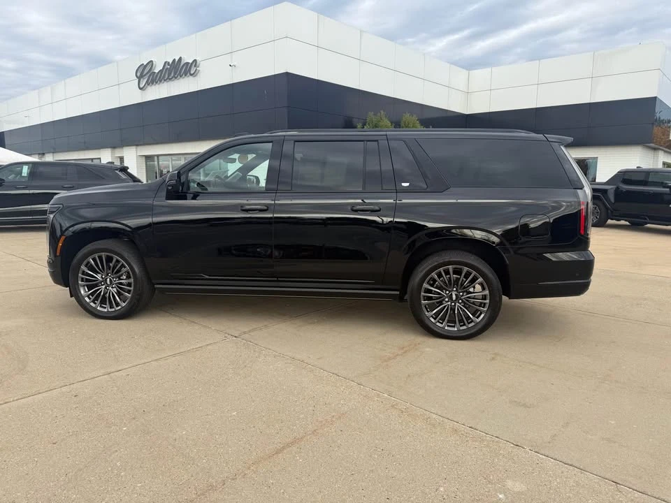 2025 Cadillac Escalade 5th Gen - Image 5 of 17