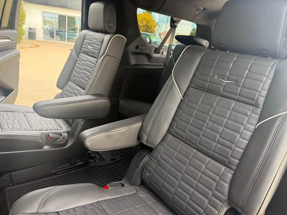 2025 Cadillac Escalade 5th Gen - Image 8 of 17