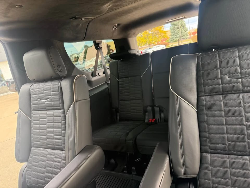 2025 Cadillac Escalade 5th Gen - Image 11 of 17