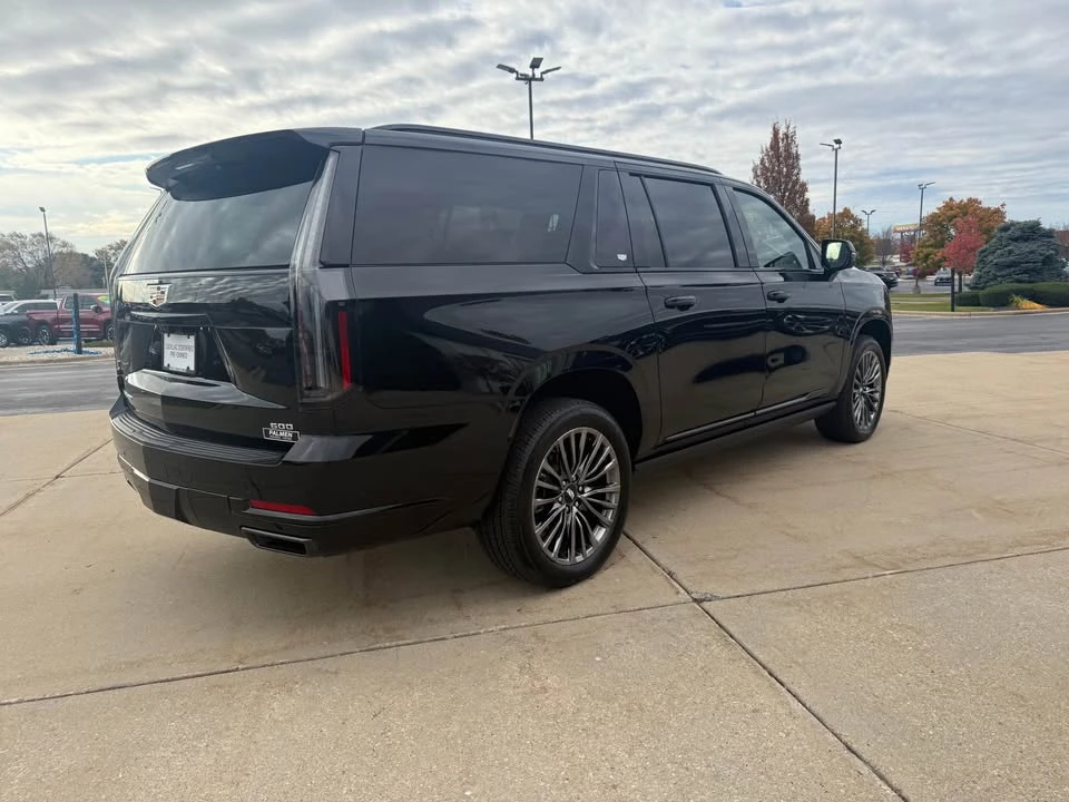 2025 Cadillac Escalade 5th Gen - Image 2 of 17