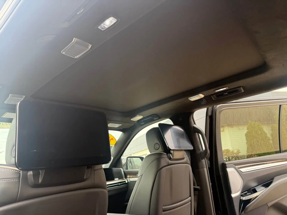 2025 Cadillac Escalade 5th Gen - Image 10 of 17