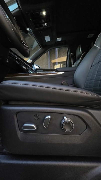 2025 Cadillac Escalade 5th Gen - Image 3 of 15