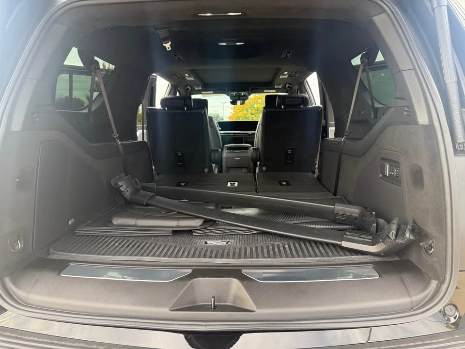 2025 Cadillac Escalade 5th Gen - Image 9 of 17