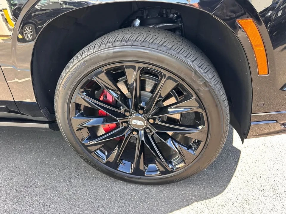 2025 Cadillac Escalade-V 5th Gen - Image 19 of 20