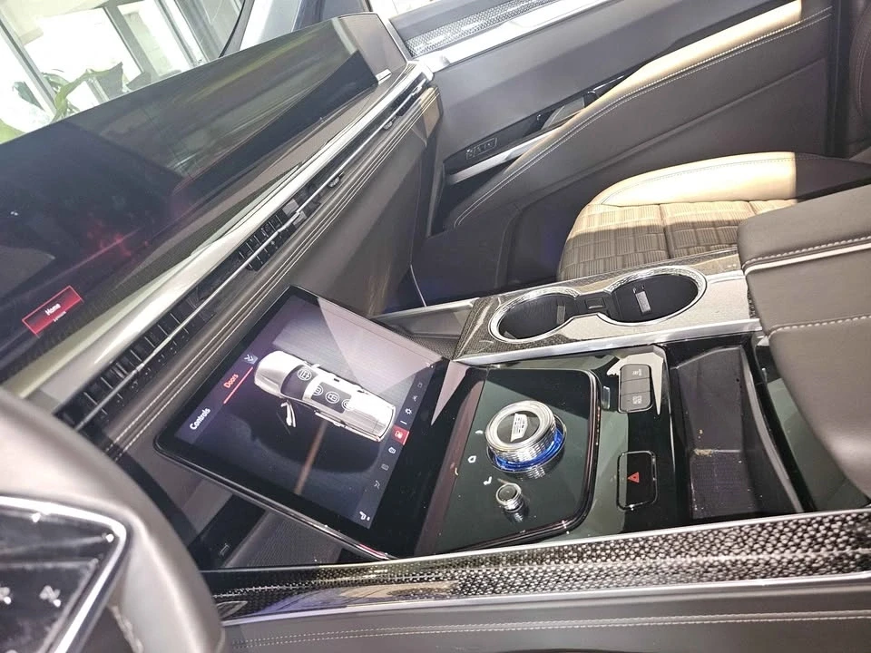2025 Cadillac Escalade-V 5th Gen - Image 14 of 18