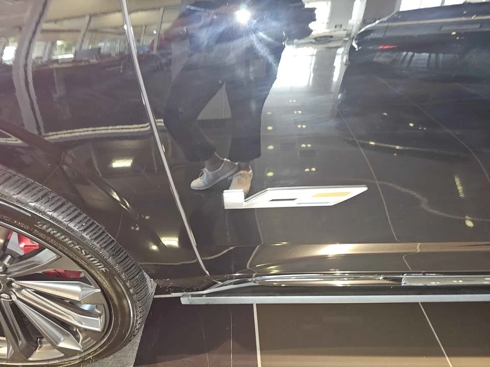 2025 Cadillac Escalade-V 5th Gen - Image 5 of 18