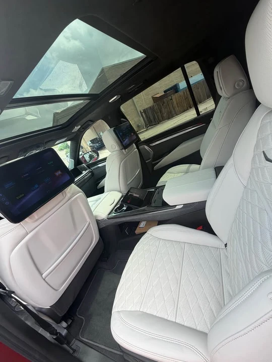 2025 Cadillac Escalade-V 5th Gen - Image 17 of 20