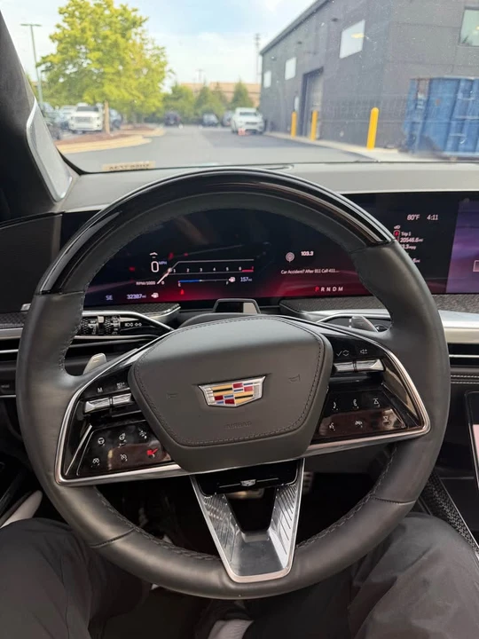 2025 Cadillac Escalade-V 5th Gen - Image 15 of 20