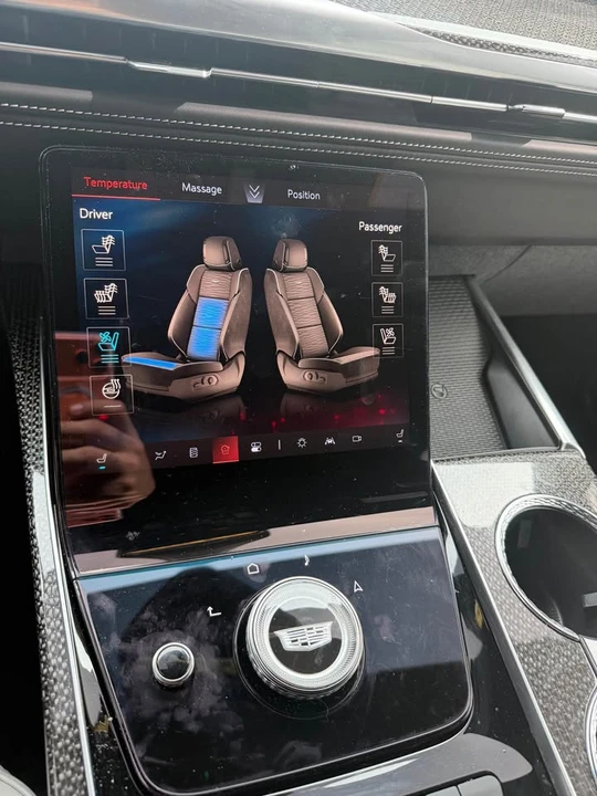 2025 Cadillac Escalade-V 5th Gen - Image 16 of 20