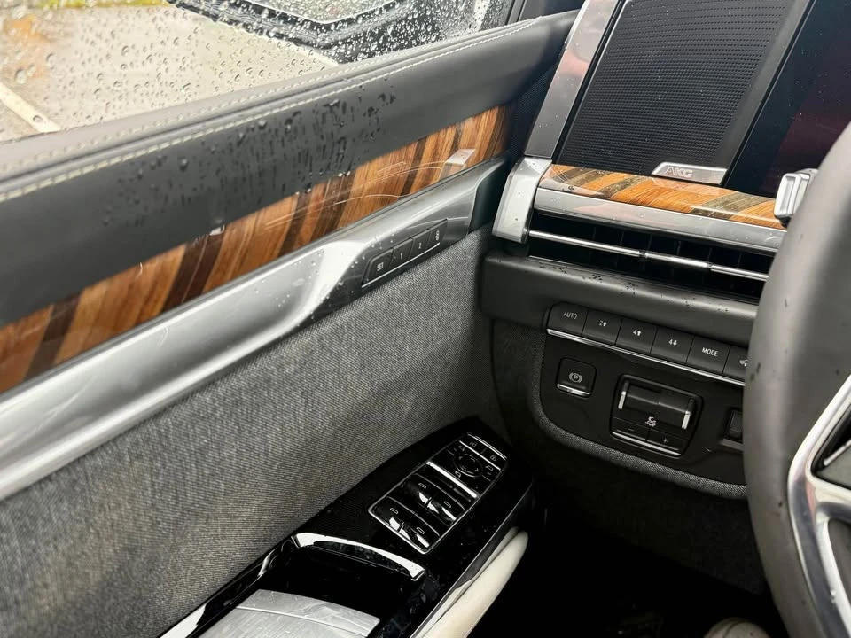 2025 Cadillac Escalade 5th Gen - Image 21 of 21