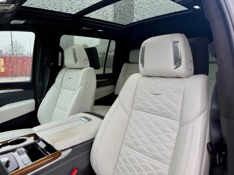 2025 Cadillac Escalade 5th Gen - Image 16 of 21