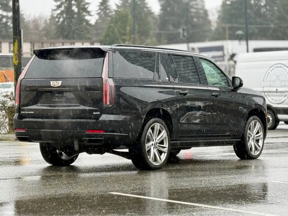 2025 Cadillac Escalade 5th Gen - Image 9 of 21