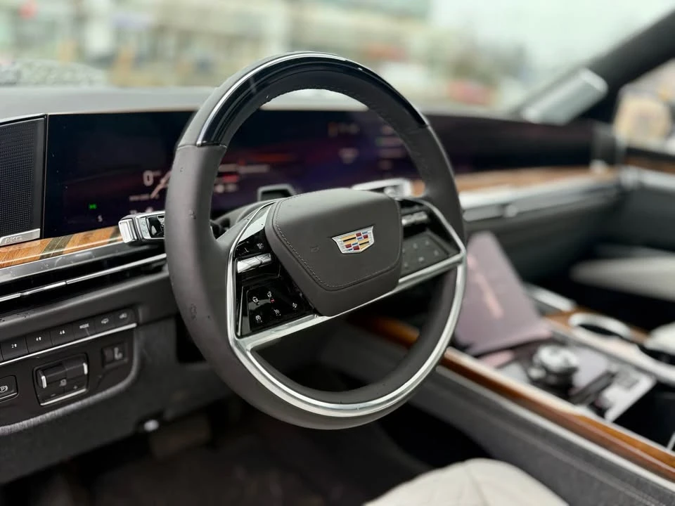 2025 Cadillac Escalade 5th Gen - Image 11 of 21