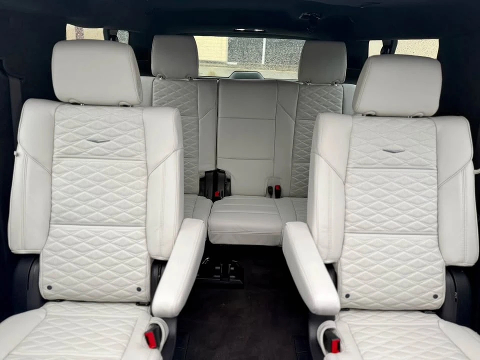 2025 Cadillac Escalade 5th Gen - Image 18 of 21
