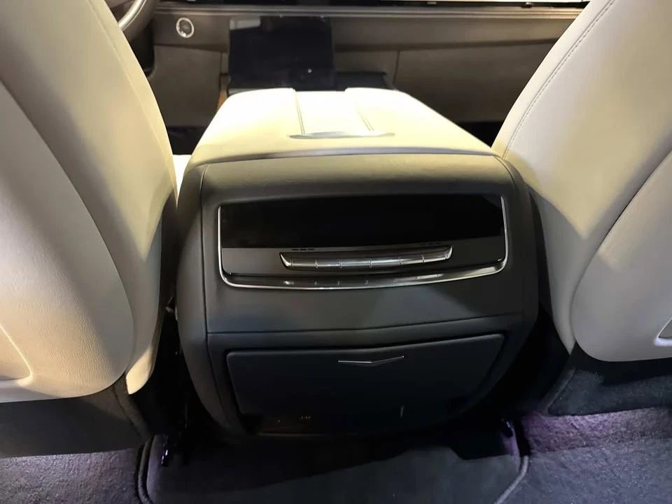 2025 Cadillac Escalade 5th Gen - Image 16 of 20